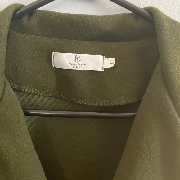 Unbranded women’s blazer,light weight fabric and semi-velvet.Pre-loved. - Picture 2 of 3